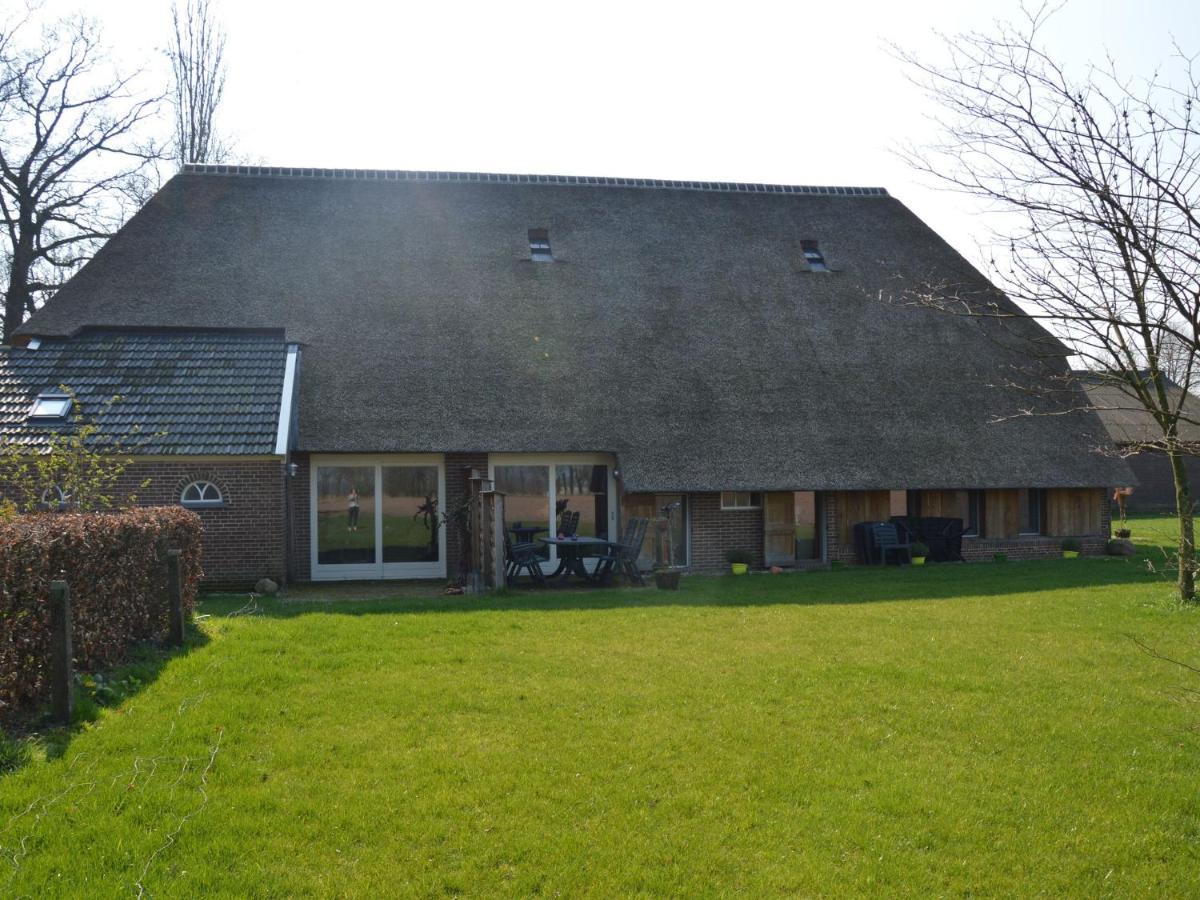 Staying In A Thatched Barn With Box Bed Beautiful View Region Achterhoek Geesteren  Bagian luar foto
